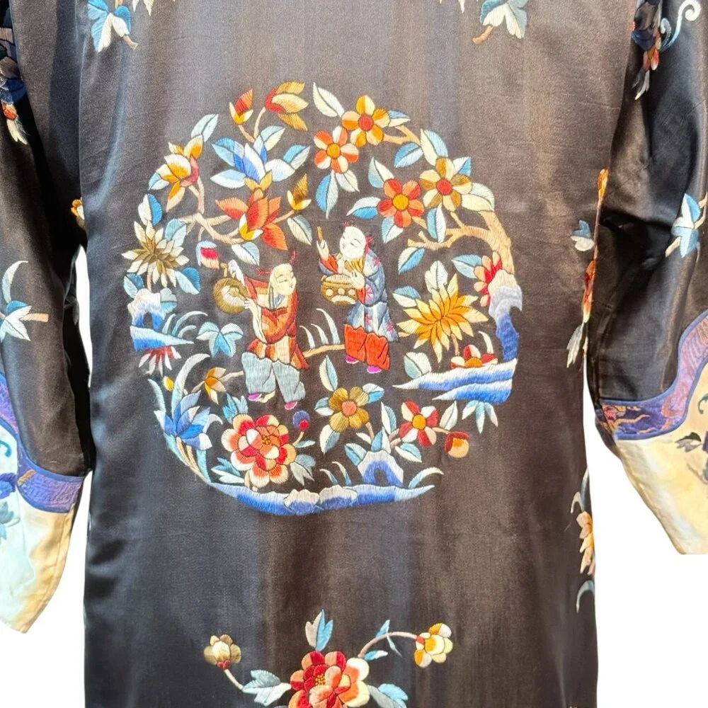 VTG Embroidered Black Silk Robe Floral Asian Design Front Frog Closure Kimono - Picture 11 of 16